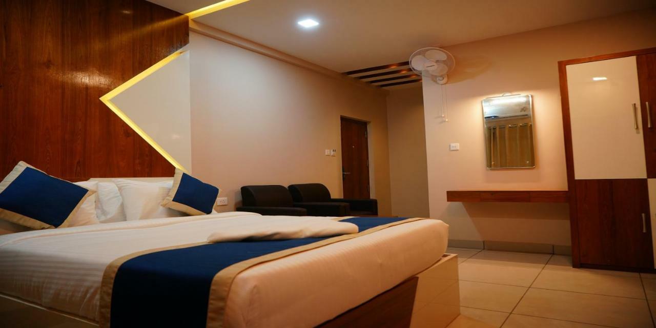 Nextel Inn, Calicut Exteriör bild